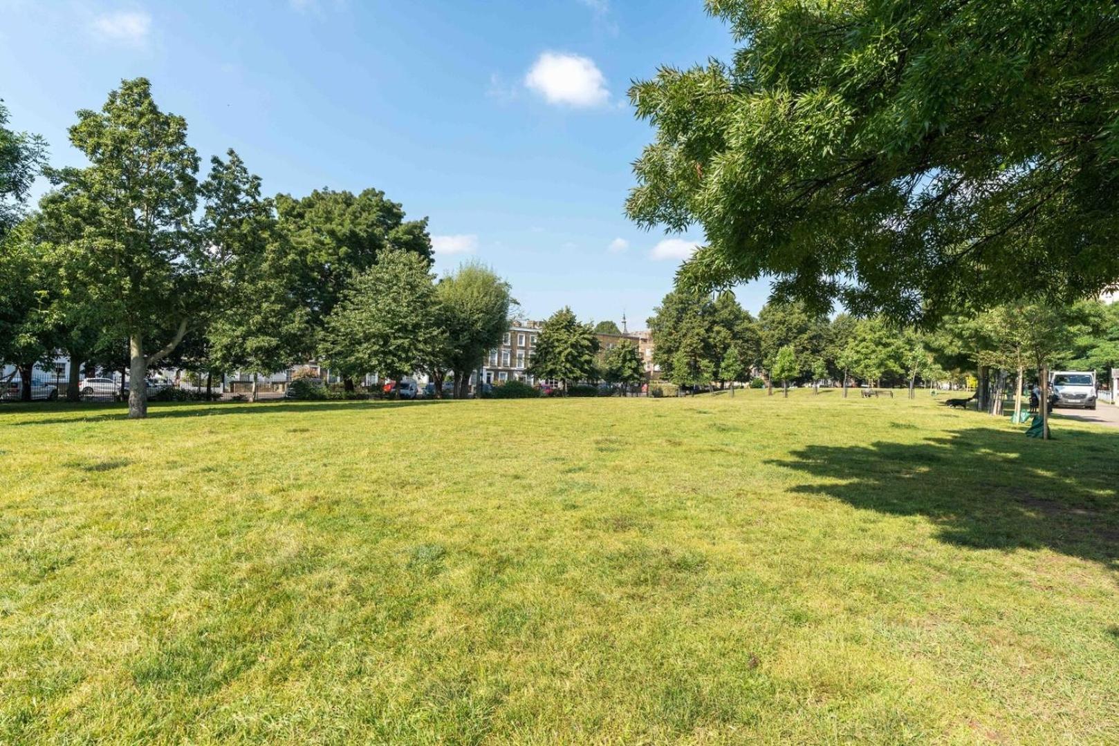 Charming 2 Bedroom In Kentish Town Apartment